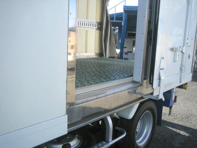 いすゞ エルフ 小型 冷蔵冷凍バン TPG-NLR85AN(97459) 9枚目