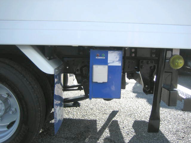 いすゞ エルフ 小型 冷蔵冷凍バン TPG-NLR85AN(97459) 18枚目