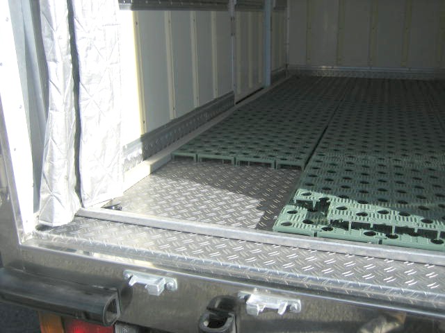 いすゞ エルフ 小型 冷蔵冷凍バン TPG-NLR85AN(97459) 8枚目