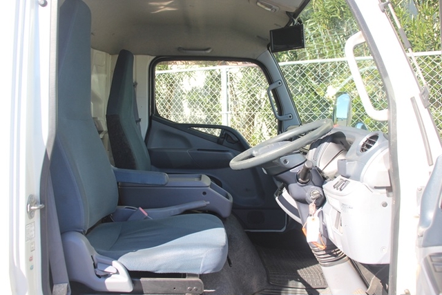 三菱ふそう キャンター 小型 冷蔵冷凍バン TKG-FEB20(97463) 6枚目