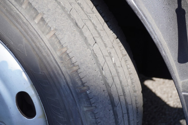 いすゞ エルフ 小型 平ボディ（クレーン付） 2RG-NMR88AR(97467) 9枚目