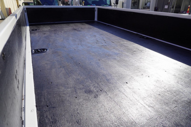 いすゞ エルフ 小型 平ボディ（クレーン付） 2RG-NMR88AR(97467) 20枚目