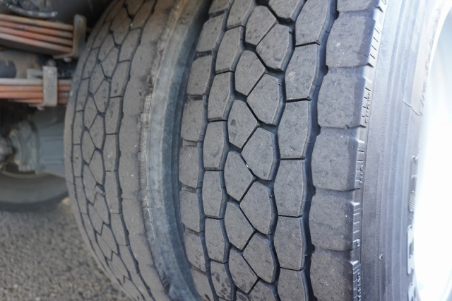 いすゞ フォワード 増トン 平ボディ（クレーン付） 2RG-FTR90U2(97468) 10枚目