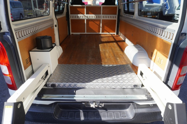 トヨタ ハイエース 小型 Translation missing: ja.item.body_keijou_enum.body_keijou_light_van CBF-TRH200V(97469) 16枚目