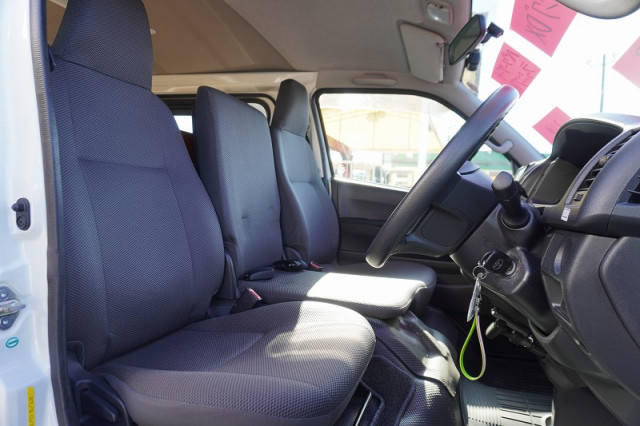 トヨタ ハイエース 小型 Translation missing: ja.item.body_keijou_enum.body_keijou_light_van CBF-TRH200V(97469) 36枚目