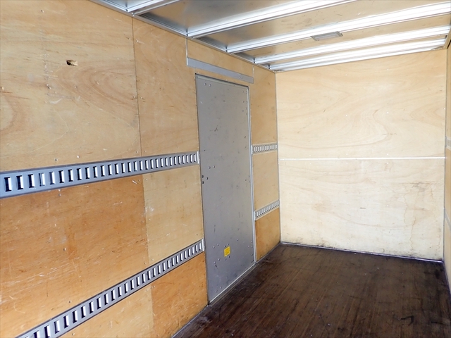 いすゞ エルフ 小型 バン 2RG-NLR88AN(97482) 10枚目