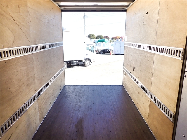 いすゞ エルフ 小型 バン 2RG-NLR88AN(97482) 9枚目