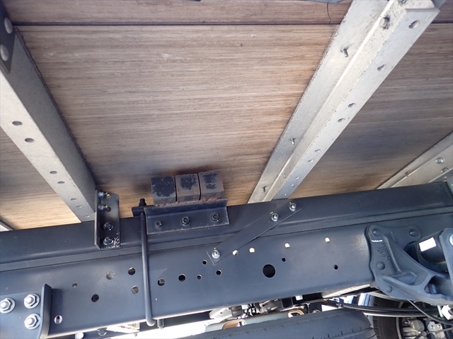 いすゞ エルフ 小型 バン 2RG-NLR88AN(97482) 31枚目