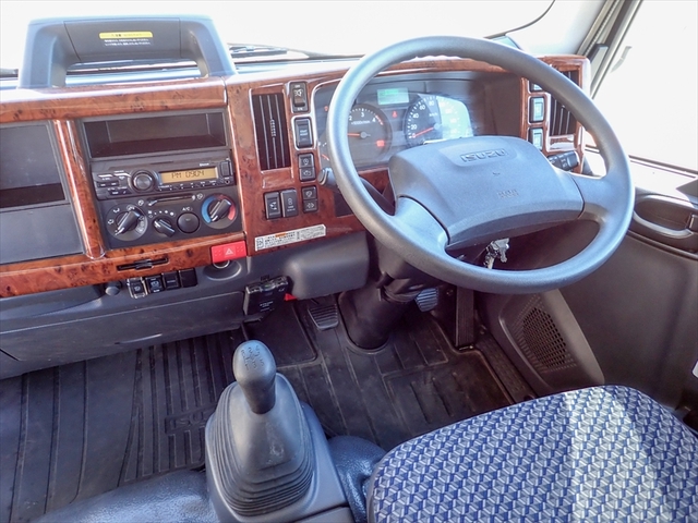 いすゞ エルフ 小型 バン 2RG-NLR88AN(97482) 49枚目