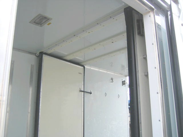 いすゞ エルフ 小型 冷蔵冷凍バン TPG-NHR85AN(97520) 11枚目