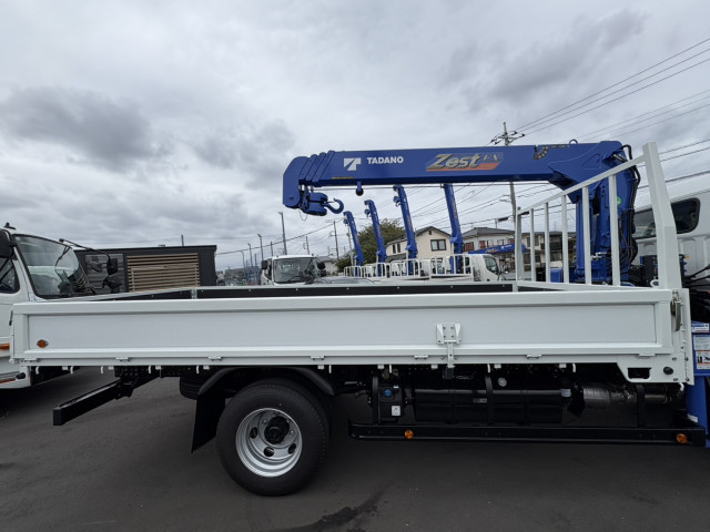 三菱ふそう キャンター 小型 平ボディ（クレーン付） 2PG-FEB80(97592) 6枚目