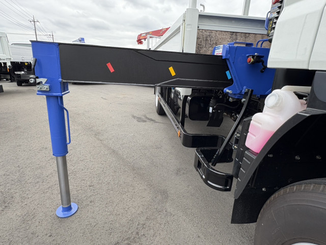 三菱ふそう キャンター 小型 平ボディ（クレーン付） 2PG-FEB80(97592) 16枚目