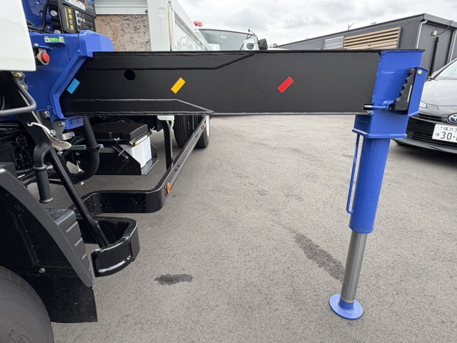 三菱ふそう キャンター 小型 平ボディ（クレーン付） 2PG-FEB80(97592) 17枚目