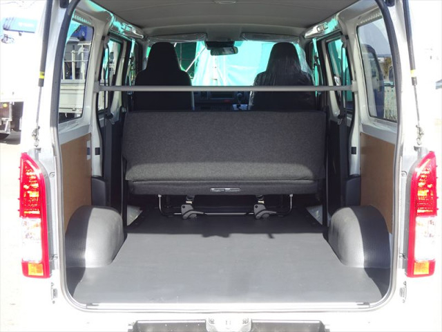 トヨタ ハイエース 小型 バン 3BF-TRH200V(97597) 7枚目