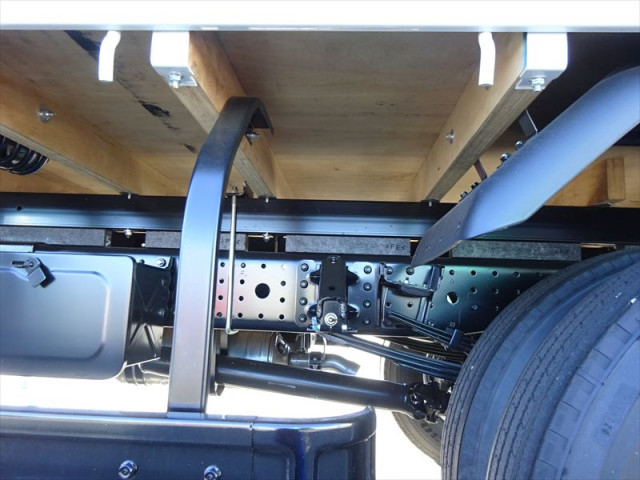 三菱ふそう キャンター 小型 平ボディ（クレーン付） 2PG-FEB80(97599) 8枚目
