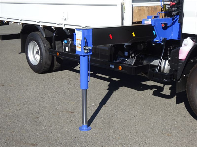 三菱ふそう キャンター 小型 平ボディ（クレーン付） 2PG-FEB80(97599) 10枚目