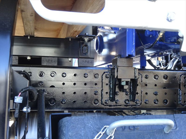 三菱ふそう キャンター 小型 平ボディ（クレーン付） 2PG-FEB80(97599) 11枚目