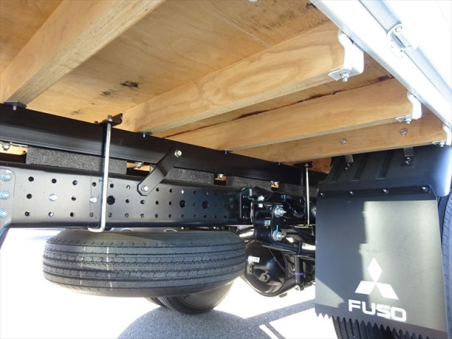 三菱ふそう キャンター 小型 平ボディ（クレーン付） 2PG-FEB80(97599) 13枚目