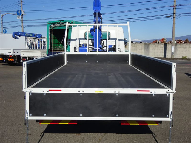 三菱ふそう キャンター 小型 平ボディ（クレーン付） 2PG-FEB80(97599) 16枚目