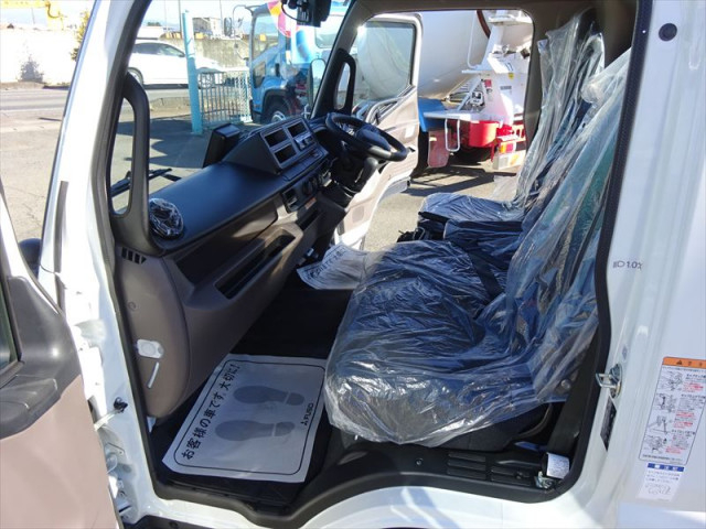 三菱ふそう キャンター 小型 平ボディ（クレーン付） 2PG-FEB80(97599) 25枚目