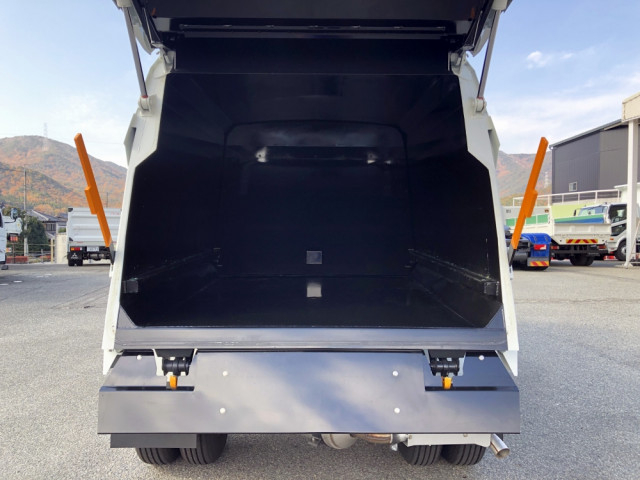 三菱ふそう キャンター 小型 塵芥車（プレス式） 2RG-FEAV0(97601) 7枚目