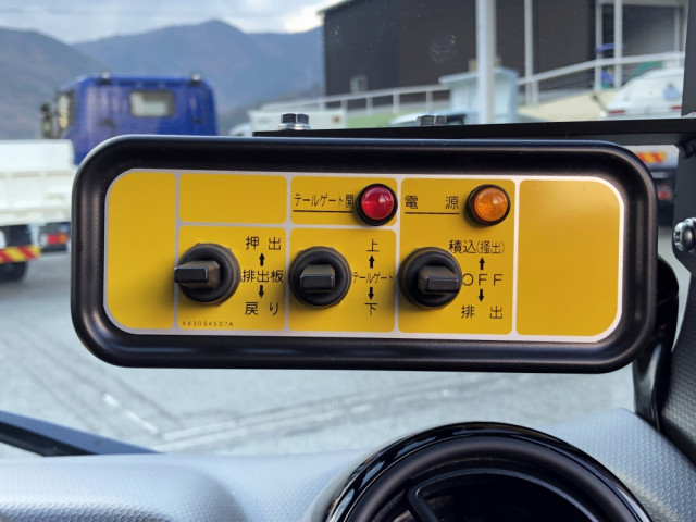三菱ふそう キャンター 小型 塵芥車（プレス式） 2RG-FEAV0(97601) 41枚目