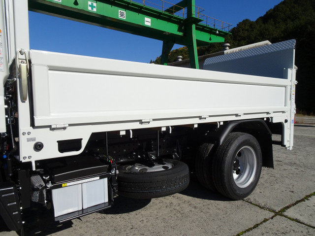 三菱ふそう キャンター 小型 平ボディ 2RG-FBAV0(97605) 23枚目