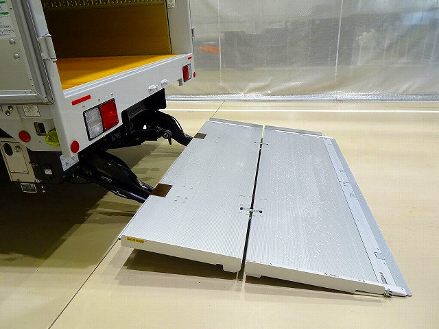 Hino ranger Middle Wing body 2PG-FD2ABG(97606) 34枚目