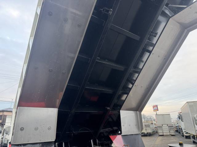 三菱ふそう スーパーグレート 大型 土砂ダンプ 2PG-FV80VY(97611) 16枚目