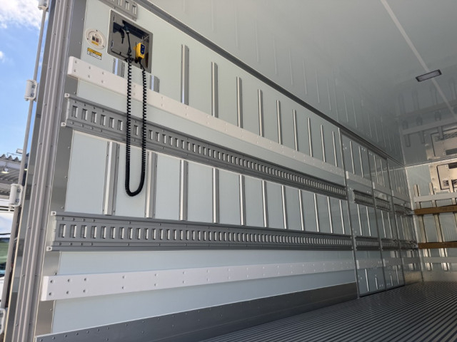 日野 レンジャー 中型 冷蔵冷凍バン 2KG-FD2ABG(97612) 13枚目