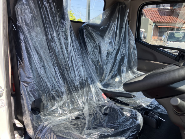 三菱ふそう キャンター 小型 平ボディ 2RG-FBAV0(97613) 6枚目