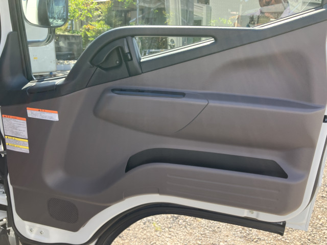 三菱ふそう キャンター 小型 平ボディ 2RG-FBAV0(97613) 26枚目