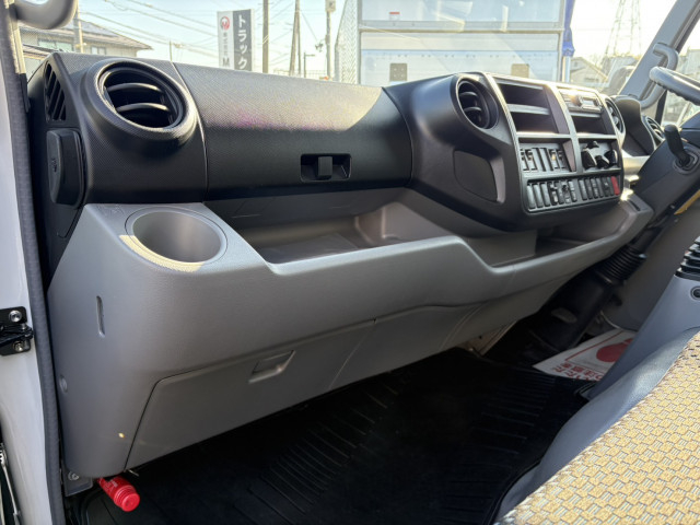 日野 デュトロ 小型 バン 2KG-XZU710M(97616) 33枚目