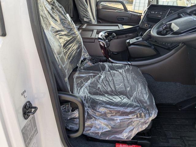 いすゞ ギガ 大型 トラクタ 2RG-EK5DAB(97621) 24枚目