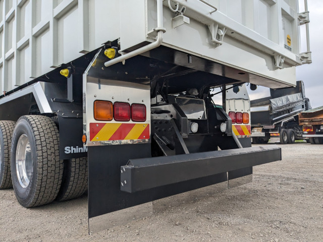 三菱ふそう スーパーグレート 大型 土砂ダンプ 2PG-FV70HY(97626) 8枚目