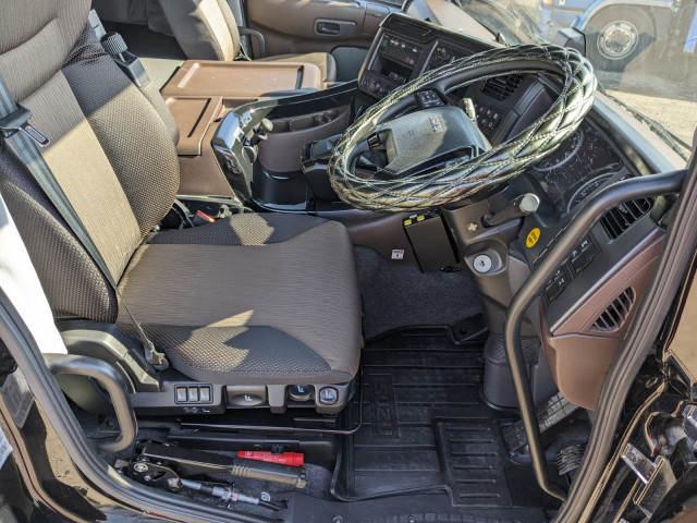 いすゞ ギガ 大型 トラクタ 2RG-EK5DAB(97627) 25枚目