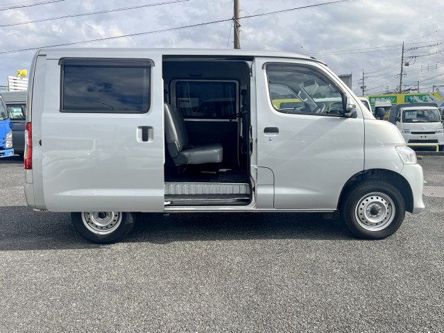 トヨタ タウンエース 小型 バン 5BF-S403M(97636) 6枚目