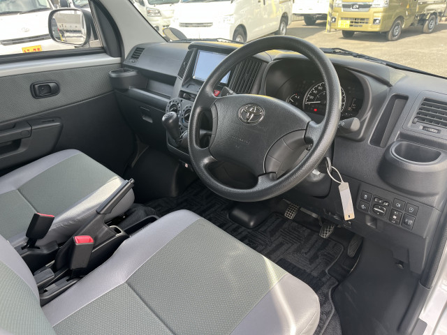 トヨタ タウンエース 小型 バン 5BF-S403M(97636) 17枚目