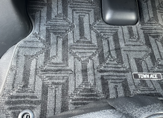 トヨタ タウンエース 小型 バン 5BF-S403M(97636) 30枚目