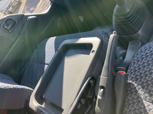 日産自動車 アトラス 小型 平ボディ 2RG-AHR88A(97638) 32枚目