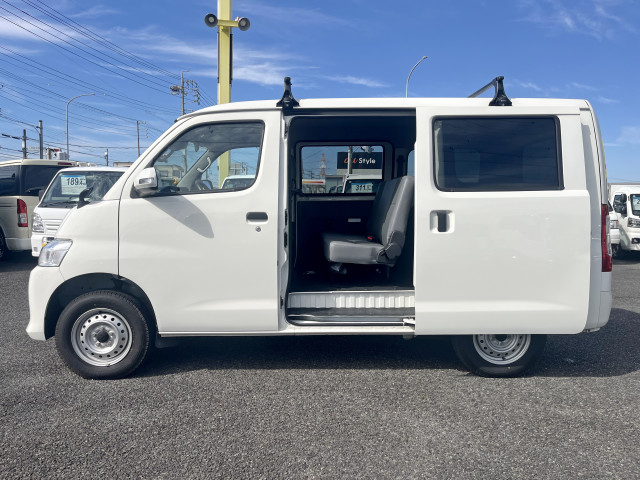 トヨタ タウンエース 小型 バン 5BF-S413M(97645) 4枚目