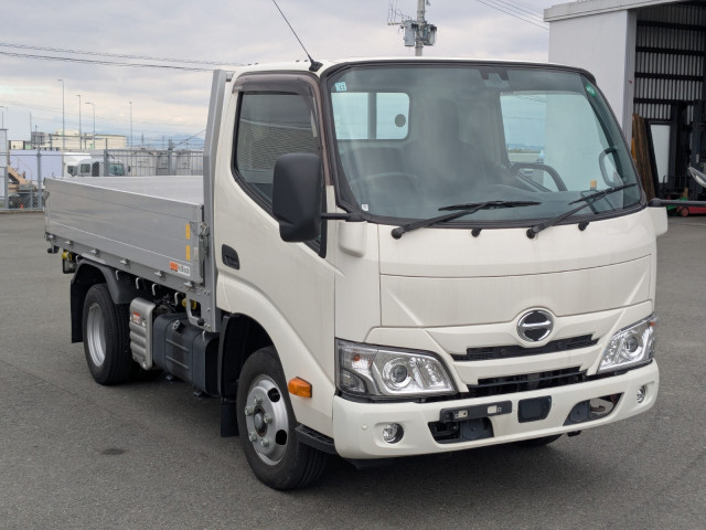 日野 デュトロ 小型 平ボディ 2RG-XZU605M(97647) 3枚目