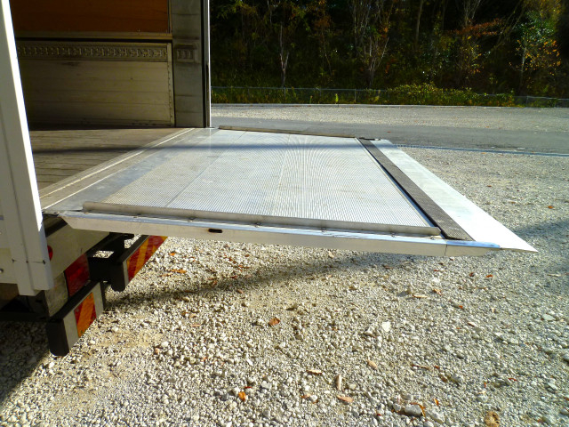 いすゞ フォワード 増トン ウィング 2RG-FTR90V2(97646) 18枚目