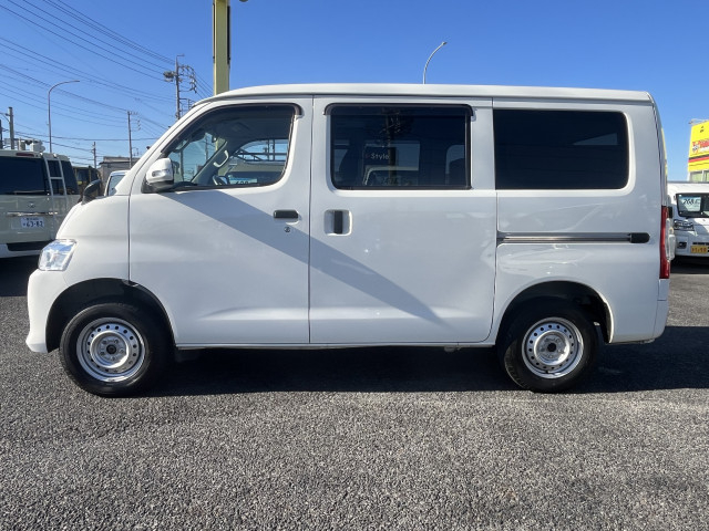 トヨタ タウンエース 小型 バン 5BF-S413M(97648) 3枚目