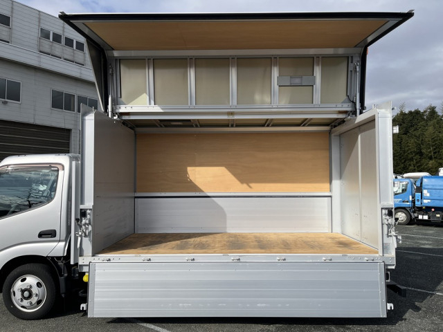 トヨタ ダイナ 小型 ウィング 2RG-XZC645(97651) 7枚目