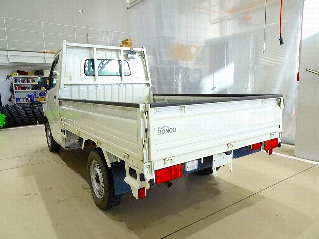 マツダ ボンゴ 小型 平ボディ 5BF-S413F(97663) 4枚目