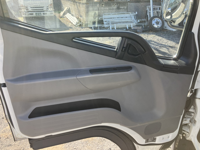 三菱ふそう キャンター 小型 平ボディ 2RG-FBA20(97668) 25枚目