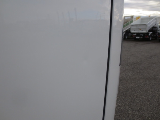 いすゞ フォワード 中型 平ボディ（クレーン付） 2PG-FRR90S1(97669) 18枚目