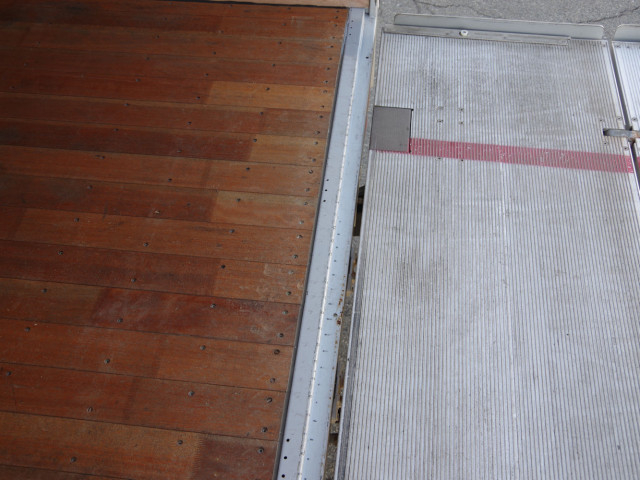 三菱ふそう ファイター 中型 バン 2KG-FK65F(97674) 18枚目