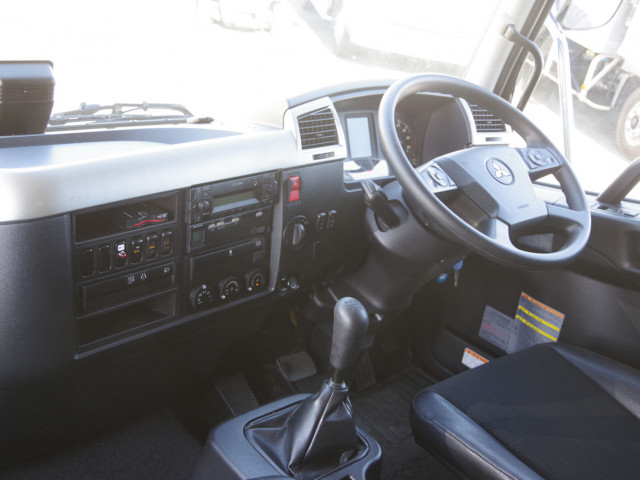 三菱ふそう ファイター 中型 バン 2KG-FK65F(97674) 36枚目